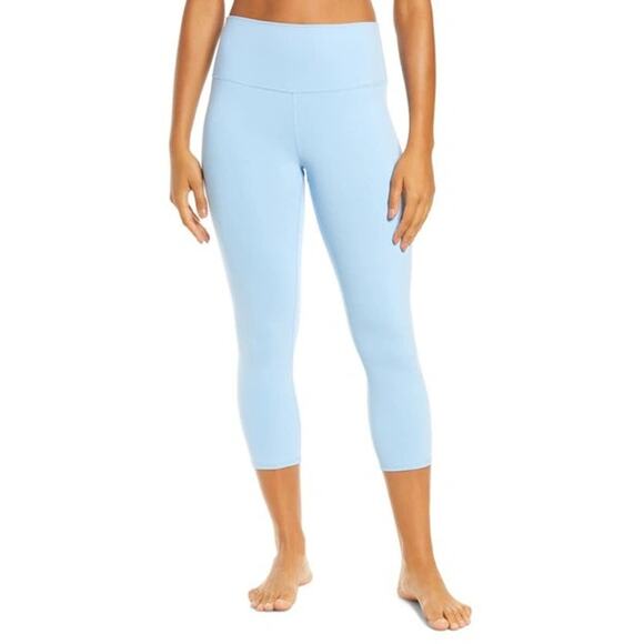 ALO Yoga Pants - Alo Yoga High-Waist Airbrush Capri Legging- XS